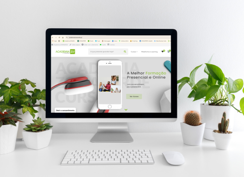 Artigo de blog - Como Escolher o Curso Ideal para Evoluir Profissionalmente no Segundo Semestre